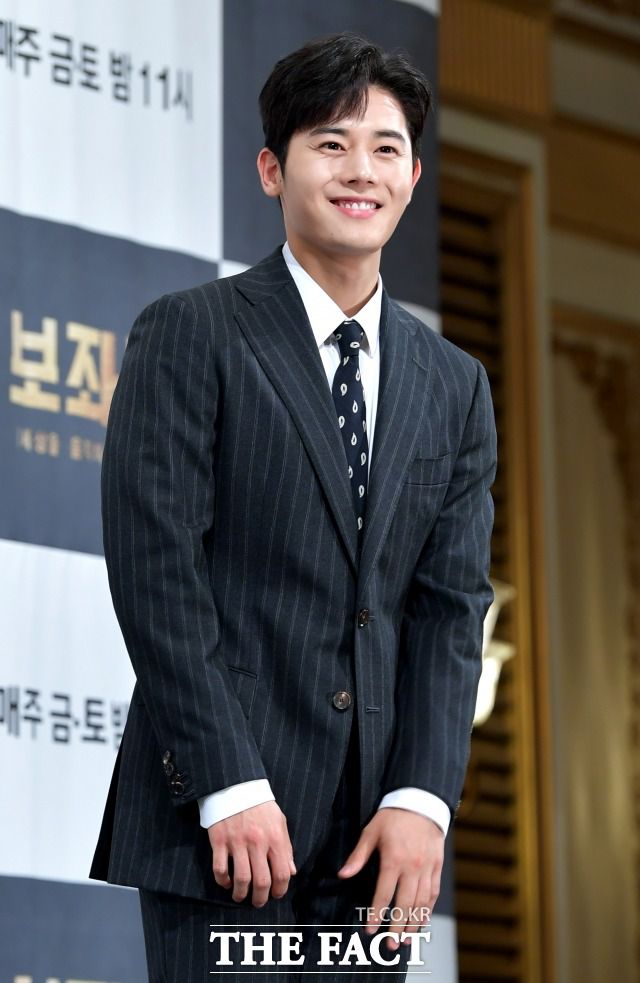 배우 김동준 소속사가 역사를 왜곡한 드라마 '조선구마사' 시청을 독려한 것에 관해 사과했다. 또한 소속 아티스트 홍보에 있어 의식과 책임을 갖고 노력하겠다고 약속했다. /더팩트 DB