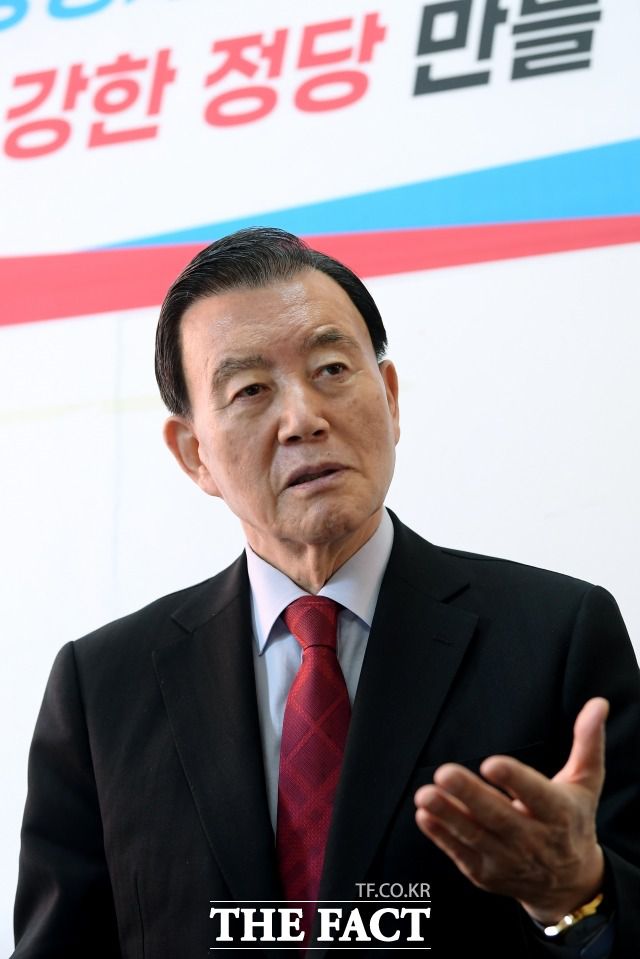 홍 의원은 문재인 대통령 취임 4주년 연설에 대해 "저분이 대한민국을 민주당 사람들로 보는 건가 싶었다"라며 질타했다. /이선화 기자