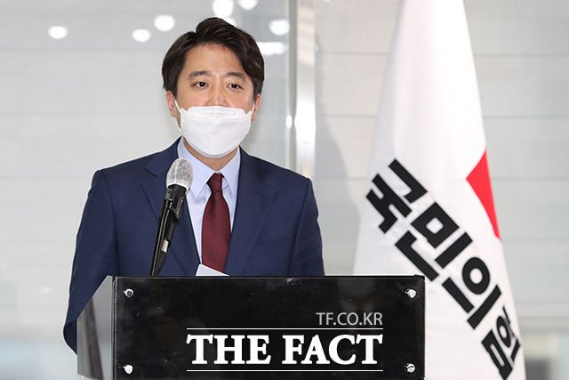 이 전 최고위원은 "경쟁에 대해 매우 공정하게 임할 것"이라며 대선 경선 공약을 내놓기도 했다. /이선화 기자