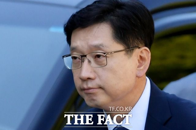 댓글 조작 사건 주범인 '드루킹'과 공모한 혐의를 받는 김경수 전 경남도지사가 20일 대법원으로부터 징역형을 확정받았다. /이덕인 기자