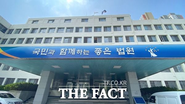 대구고법 제1-2형사부(부장판사 조진구)는 22일 의료법 위반과 사기, 폭행, 유사강간 등의 혐의로 재판에 넘겨진 운동처방사 안씨에 대해 징역 7년 6개월을 선고했다./더팩트DB