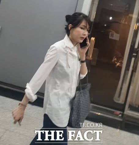 윤석열 국민의힘 대선후보 측은 8일 부인 김건희(사진) 씨가 과거 유흥주점에서 접객원으로 근무했었다는 유튜브 방송에 대해 '가짜뉴스'라고 반박했다. /이효균 기자