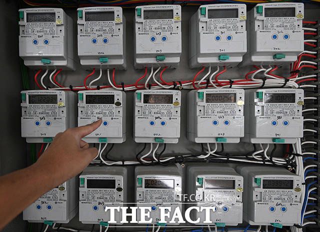 12일 기획재정부에 따르면 정부는 이달 20일쯤 내년도 경제정책방향을 밝히고 전기·도시가스 요금 동결 방침을 발표할 예정이다. /이동률 기자