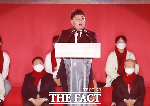 지난 6일 진행된 국민의힘 중앙선거대책위원회 출범식에서 큰 울림을 주는 연설로 화제를 모은 '고3' 김민규 군은 9일 <더팩트>와 서면 인터뷰에서 "청년들에게 정말 필요한 것은 고기를 잡을 수 있는 그물"이라고 강조했다. /국민의힘 제공