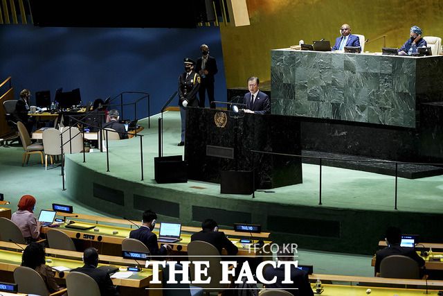 문재인 대통령이 지난 9월 21일(현지시간) 미국 뉴욕 유엔 총회장에서 기조연설을 하고 있다. /청와대 제공