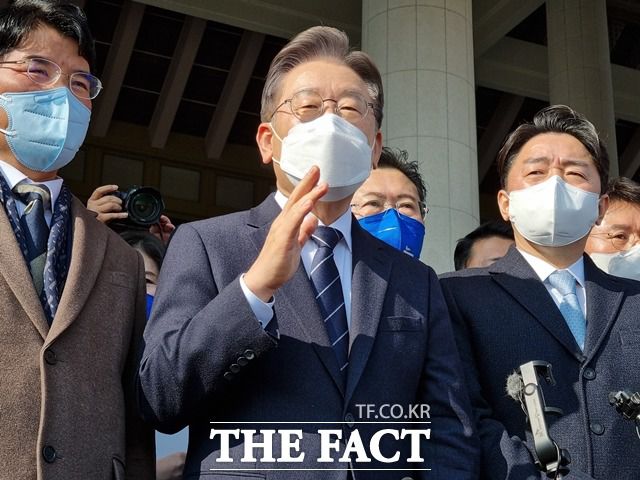 더불어민주당 이재명 대선 후보가 12일 충남 천안을 찾아 국민의힘 윤석열 후보에 대한 특검이 필요하다고 주장했다. / 천안=김경동 기자