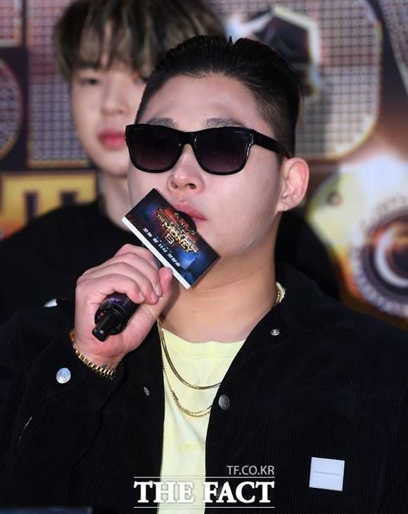 래퍼 스윙스가 자신을 둘러싼 '노 페이 갑질' 논란을 반박했다. /더팩트 DB