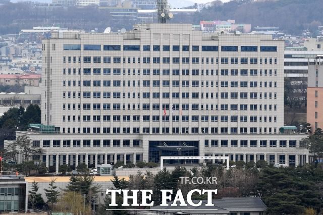 윤석열 대통령 당선인은 국방부 신청사로 대통령 집무실을 이전한 뒤 청와대를 모두 개방할 계획이다. 윤 당선인은 "임기 시작인 5월 10일에 청와대를 개방해 영빈관, 녹지원, 상춘재 모두를 국민들의 품으로 돌려드리겠다"고 말했다. / 남용희 기자