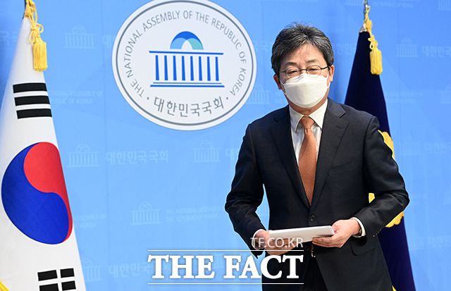 유승민 전 국민의힘 의원은 경기도지사 출마 직후 기자들과 만나 출마 계기와 향후 행보에 대해 설명했다. /이선화 기자