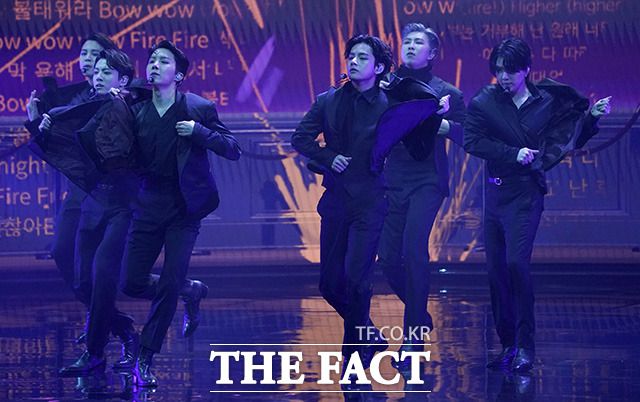 '버터' 무대 펼치는 BTS.