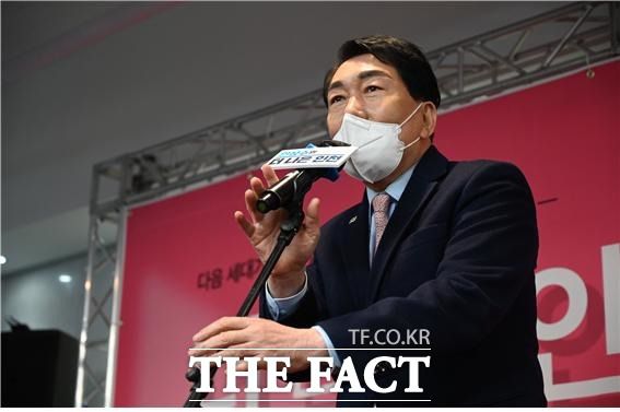 인천시장 선거에 출마한 안상수 예비후보 사진/더팩트DB