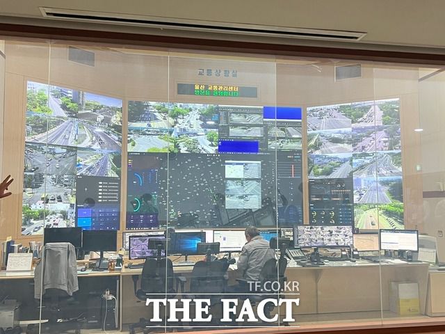 울산교통관리센터에는 KT의 C-ITS가 적용된 관제센터 내부 모습도 살펴볼 수 있었다. /울산=한예주 기자