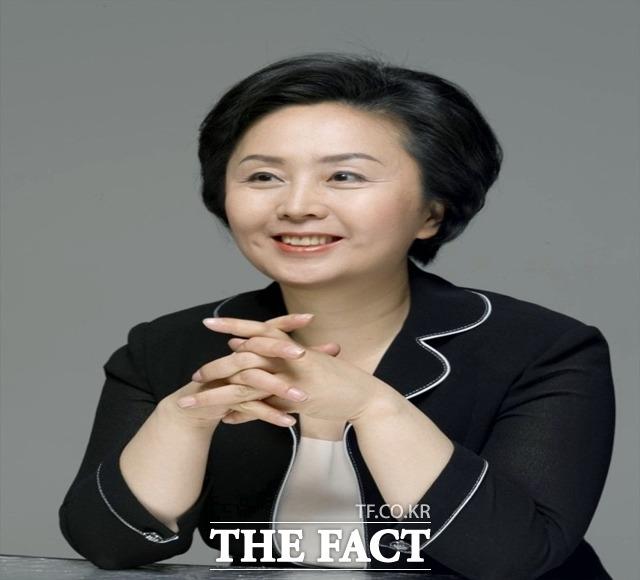 창원 의창구 보궐선거에 출마한 국민의힘 김영선 후보가 'KT 부정 채용 청탁 의혹'과 관련해 허위사실유포 및 명예훼손 등의 혐의로 민주당과 언론사를 검찰에 고발했다./김영선 후보 캠프 제공