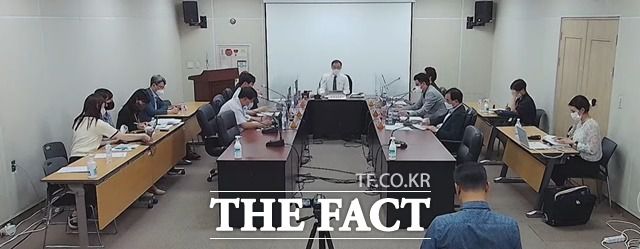 사참위가 7일 서울 중구 소공로 사무실에서 제152차 전원위원회를 열고 있다/유튜브 캡처