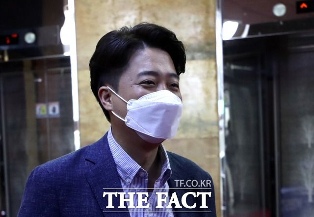 국민의힘 윤리위원회는 오는 24일께 회의를 열고 이 대표의 '성상납 의혹' 관련 징계를 논의할 예정이다. 앞서 이 대표는 지난 3일 CBS 라디오에 출연해 "떳떳하다"며 결백을 주장했다. /이선화 기자