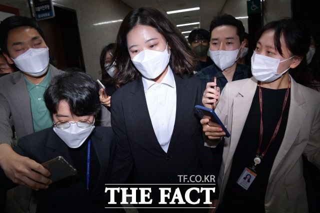 앞서 '당규 위반' 논란을 두고 박 전 위원장은 "당규에 나오는 '당무위원회 의결로 달리 정할 수 있다'는 단서 조항에 따라 처리하면 된다"며 자신의 출마를 위해 당헌·당규를 고치자는 것이 아니라고 밝혔다. /남윤호 기자