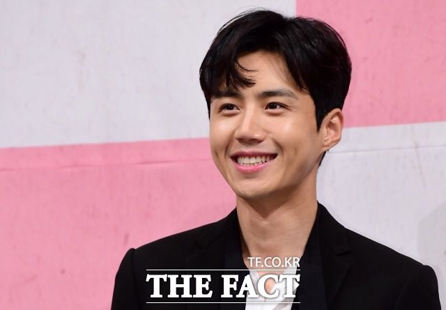 배우 김선호가 연극 '터칭 더 보이드' 프레스콜에 참석, 9개월 만에 공식 석상에 선다, /남용희 기자