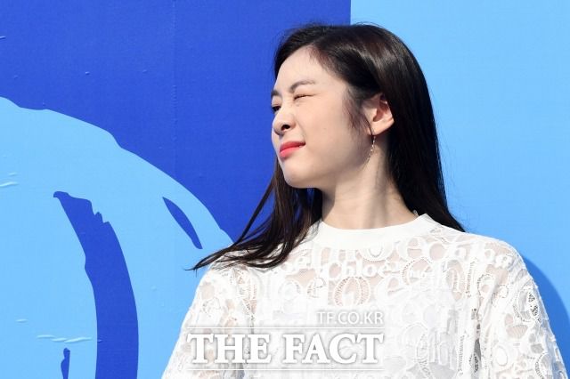 겨울이 지나고 따뜻한 봄이 와도 김연아의 진전된 결혼 정보는 알 수 없었다. 다만 재계와 증권가를 중심으로 계속 이런 소문이 돌았고 ‘뜬소문’이라고 하기에는 너무 상세해서 이를 구체화할 필요가 생겼다. /남용희 기자