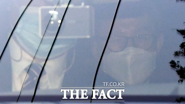 법조계와 정치권 안팎에서는 이명박 전 대통령의 사면 가능성을 높게 보고 있다. /남용희 기자