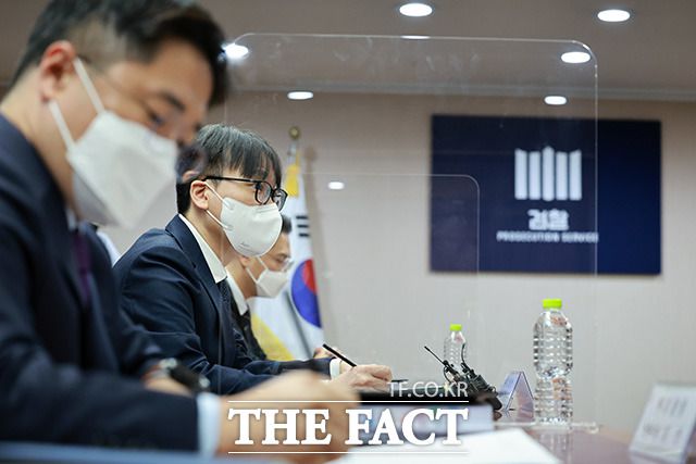 발언하는 황병주 대검찰청 형사부장(가운데).