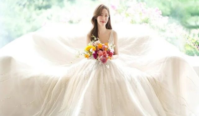 고우리는 2009년 레인보우로 데뷔해 '에이(A)' '차차' 등의 히트곡을 냈다. 배우로 변신한 뒤엔 드라마 '슬플 때 사랑한다' '여신강림' 등에 출연했다. 신랑은 현재 개인 사업체를 운영 중이며 5살 연상이다. /이미지나인컴즈 제공