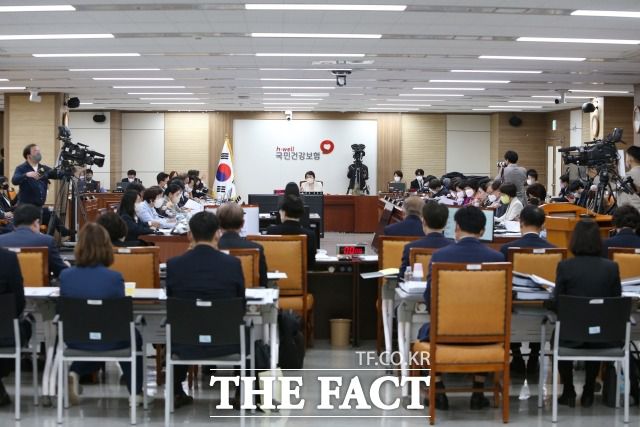사진은 13일 오전 강원 원주시 국민건강보험공단 4층 국정감사장에서 국회 보건복지위원회 국정감사가 진행되고 있다./뉴시스