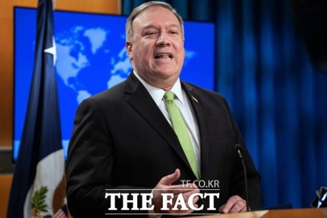 마이크 폼페이오 전 미국 국무장관이 '한 치도 물러서지 말라, 내가 사랑하는 미국을 위한 싸움'(Never Give an Inch, Fighting for the America I Love) 회고록을 출간했다. /뉴시스