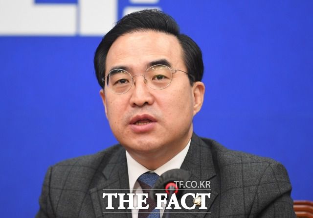 박홍근 더불어민주당 원내대표가 14일 김건희 특검 관련 신중론을 펼치는 정의당을 향해 "국민이 납득하지 못할 것"이라고 압박했다. 지난 8일 최고위원회의에 참석해 모두 발언하는 박 원내대표. /이새롬 기자