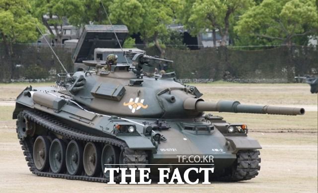필리핀이 도입을 희망하는 일본의 74식 전차. 105mm 주포를 장착한 74식 전차가 필리핀군에 도입되면 육상전력을 크게 신장시킬 것으로 보인다./막스 몬테로 트위터