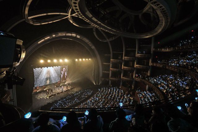 시종일관 환한 미소를 지으며 노래와 토크로 한국에서 온 영웅시대 그리고 LA 한인들과 소통한 임영웅은 웅장한 '인생찬가'로 앙코르 무대까지 선사, LA에서도 잊지 못할 추억을 쌓았다. /물고기뮤직