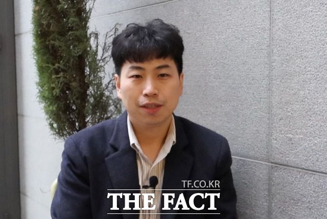 12일 서울 강남구 역삼동 A 카페에서 <더팩트>와 인터뷰에 나선 이희수 변리사. /이상빈 기자