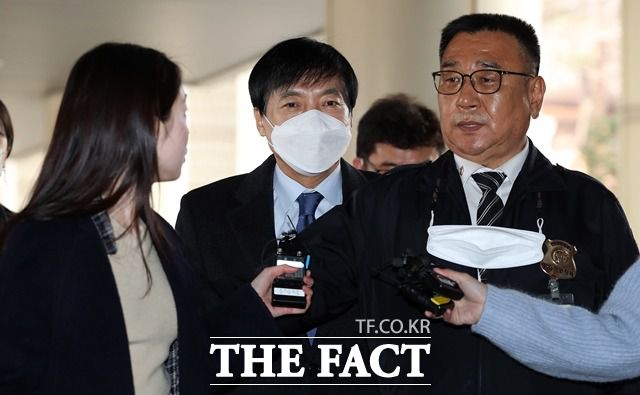 이성윤 법무연수원 연구위원(전 서울고검장)이 15일 서울 서초구 서울중앙지법에서 열린 직권남용 권리행사 방해(직권남용) 관련 1심 선고공판에 출석하고 있다. /뉴시스