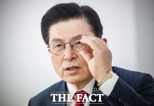 황 후보는 이번 전당대회에서 '정통 보수의 재건'을 내세웠다. 그는 특히 정통 보수 재건을 위해 정리해야 할 사람으로 이준석 전 국민의힘 대표를 꼽았다. /이동률 기자