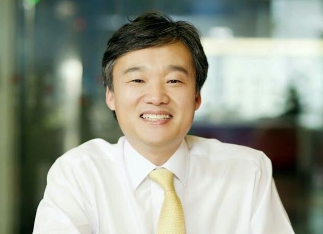 윤경림 KT 사장. 윤경림 사장은 지난 22일 KT 이사진을 만난 자리에서 차기 대표 이사 후보직에서 사퇴 의사를 전했다. /KT