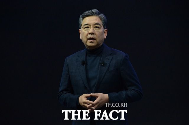 장재훈 현대차 사장은 "이번 서울모빌리티쇼에서 세계 최초로 실차가 공개되는 쏘나타 디 엣지는 독보적인 상품성을 갖춘 모델이다"고 강조했다. /김태환 기자