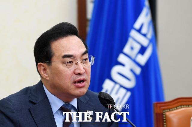 박홍근 더불어민주당 원내대표가 미국 정보기관의 대통령실 도감청 의혹과 관련해 18일 "우리 국익과 안보를 해친 김태효 국가안보실 1차장부터 경질하는 게,국민에 대한 최소한의 도리"라고 윤석열 정부에 일침을 가했다. /남용희 기자