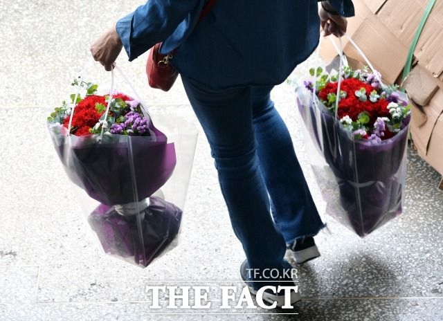 '내 몫'이라는 생각에 부모 간병을 시작했지만 자녀들은 반복되는 일상에 스트레스를 받고, 때때로는 자신을 놓치기도 한다. /이동률 기자