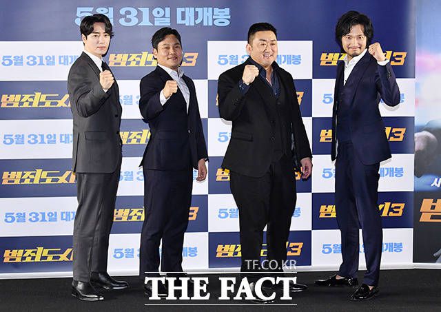 배우 이준혁과, 이상용 감독, 배우 마동석, 아오키 무네타카(왼쪽부터)가 지난 9일 오전 서울 강남구 메가박스 코엑스에서 열린 영회 '범죄도시3' 제작보고회에 참석하고 있다. /박헌우 기자