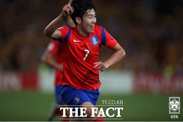 2015년 호주 아시안컵 결승에서 1-1 동점골을 넣고 기뻐하는 손흥민./시드니=KFA
