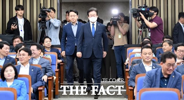 민주당 지도부가 혁신기구를 이끌 새로운 인선을 모색 중인 가운데 오는 12일 의원총회를 열 예정이다. 지도부는 의원총회 전 새 혁신위원장을 선임하기로 하고 후보군을 추리고 있는 것으로 알려졌다. /이새롬 기자