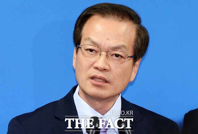'드루킹 댓글 조작 사건' 수사를 지휘한 허익범 전 특별검사가 고위공직자범죄수사처 수사자문단장으로 내정됐다. /더팩트DB