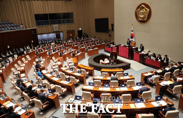 지난 30일 국회 본관 예결위회의장에서 열린 예산결산특별위원회 전체회의. /뉴시스