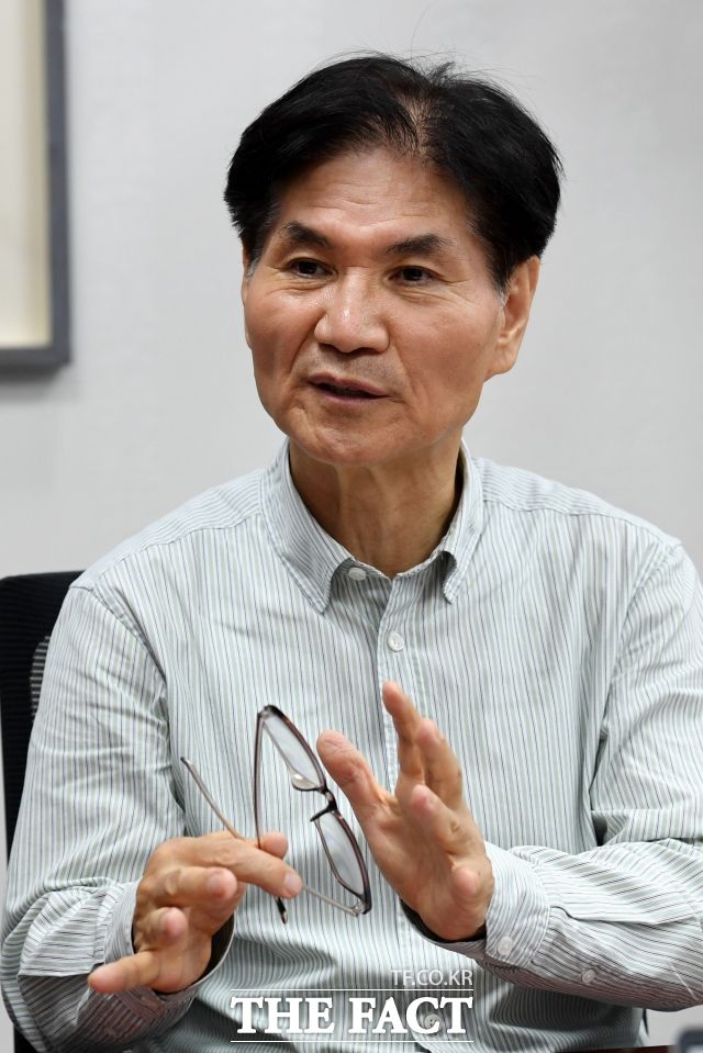 이용선 더불어민주당 의원은 5일 <더팩트>와의 인터뷰에서 "야당 의원들도 회 잘 먹는다"며 "지난주 노량진 수산시장에 가 회를 구입했는데 수산물 시세에도 큰 변화는 없었다"고 말했다. / 남용희 기자