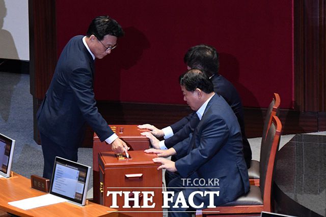 이후 진행되는 이 대표 체포동의안 투표.