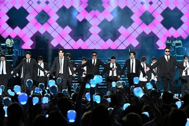 god가 지난 9일 2만여 관객의 환호 속에 공연을 마무리한 가운데 'ㅇㅁㄷ 지오디'는 공연 현장의 뜨거운 감동을 그대로 전할 예정이다. /KBS