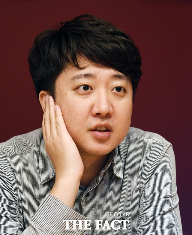 이준석 전 국민의힘 대표가 25일 오후 서울 여의도 모처에서 <더팩트>와 인터뷰하고 있다. 이 전 대표는 내년 22대 총선 노원병 출마를 준비 중이다./이새롬 기자