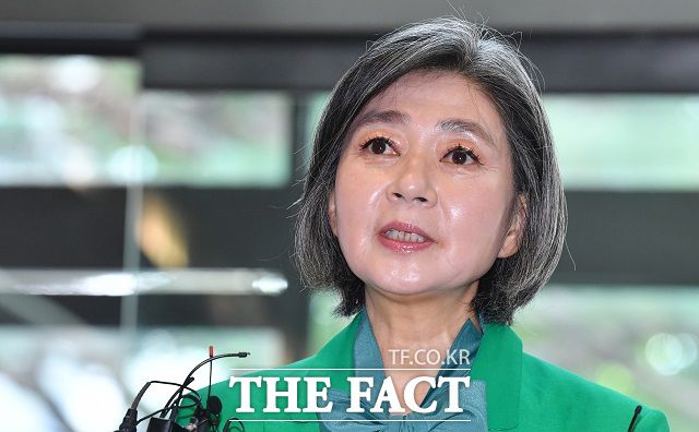 김행 여성가족부 장관 후보자가 14일 오전 서울 서대문구 한국청소년활동진흥원에 마련된 인사청문회 준비 사무실로 출근하는 모습. 이날 '드라마틱 엑시트' 발언이 두고두고 꼬리표처럼 따라다녔다. /박헌우 기자