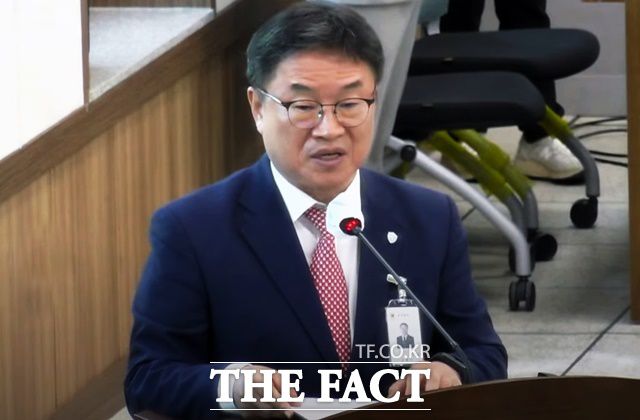 권순기 경상국립대 총장이 국회 교육위원회 국정감사에서 인사 말을 하고 있다./경상국립대