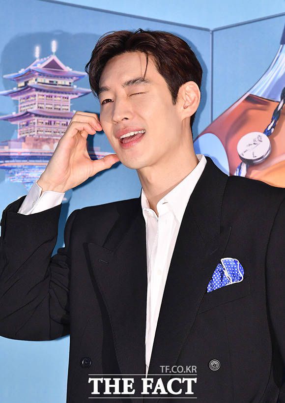 배우 이제훈이 7년째 꾸준히 선행을 실천하며 누적 기부액 1억 원을 달성했다. /박헌우 기자