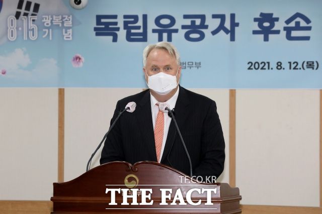 인 교수는 보수 정당과의 인연이 깊은 인물로 평가받는다. 그는 지난 2012년 박근혜 당시 새누리당 대통령 선거 후보 선거대책위원회에서 활동한 바 있다. /이동률 기자